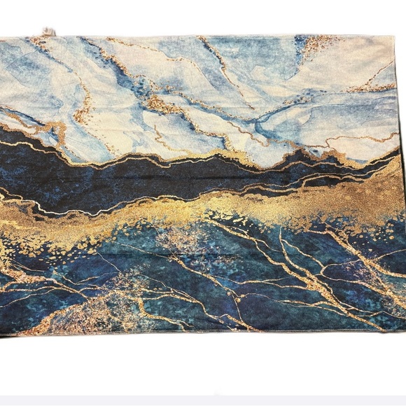 Abstract Blue and Gold med wall tapestry and 2 pillow covers - Picture 2 of 3